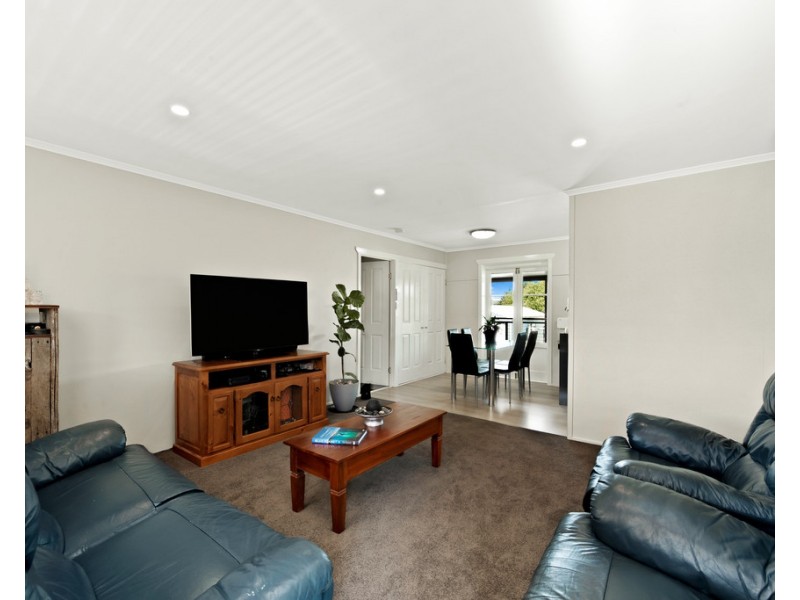 66 Knockator Crescent, Centenary Heights QLD 4350