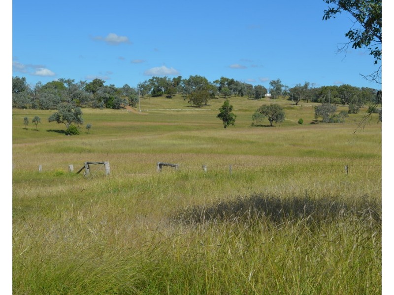 215 Hazelwood Road, Southbrook QLD 4363