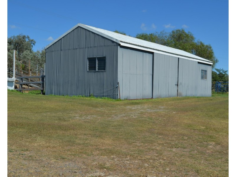 215 Hazelwood Road, Southbrook QLD 4363