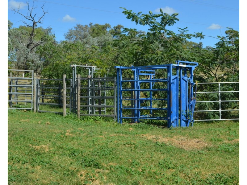 215 Hazelwood Road, Southbrook QLD 4363