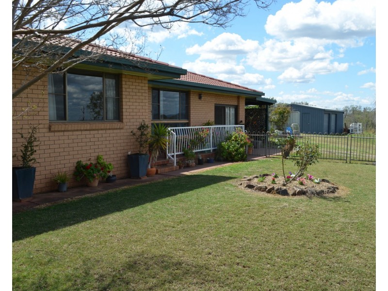 215 Hazelwood Road, Southbrook QLD 4363