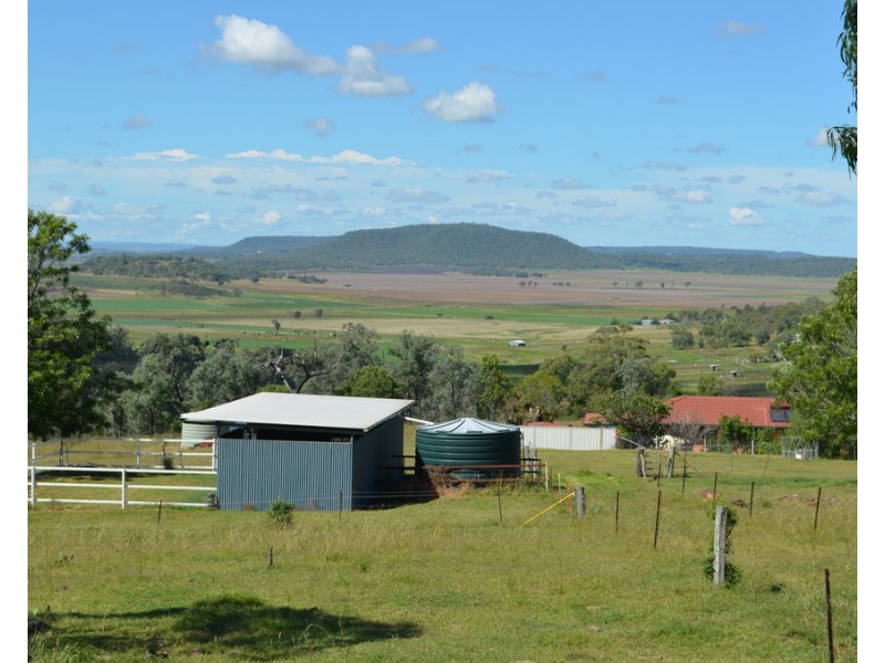 215 Hazelwood Road, Southbrook QLD 4363