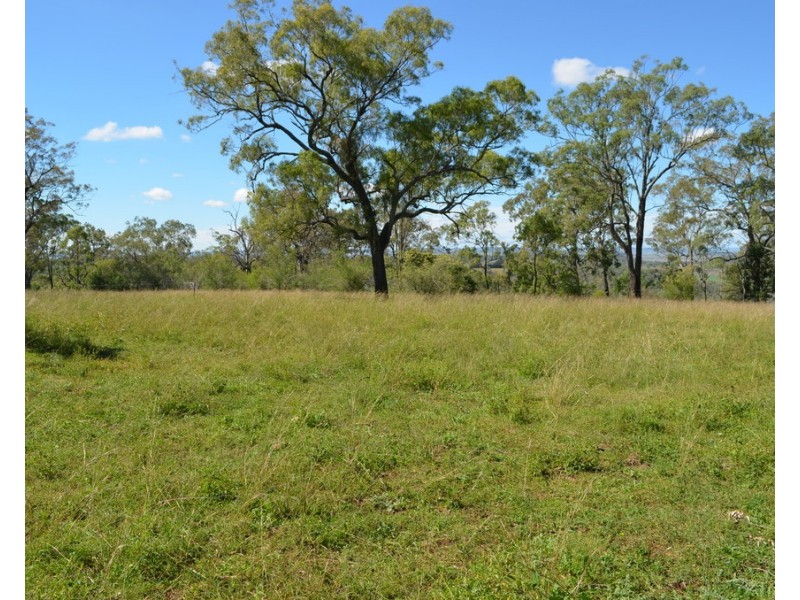 215 Hazelwood Road, Southbrook QLD 4363