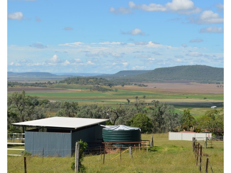 215 Hazelwood Road, Southbrook QLD 4363