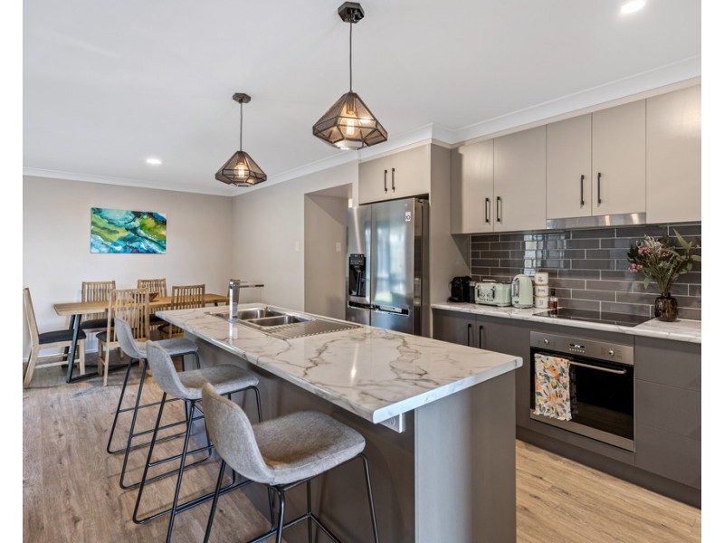 35 Whitefield Street, Glenvale QLD 4350