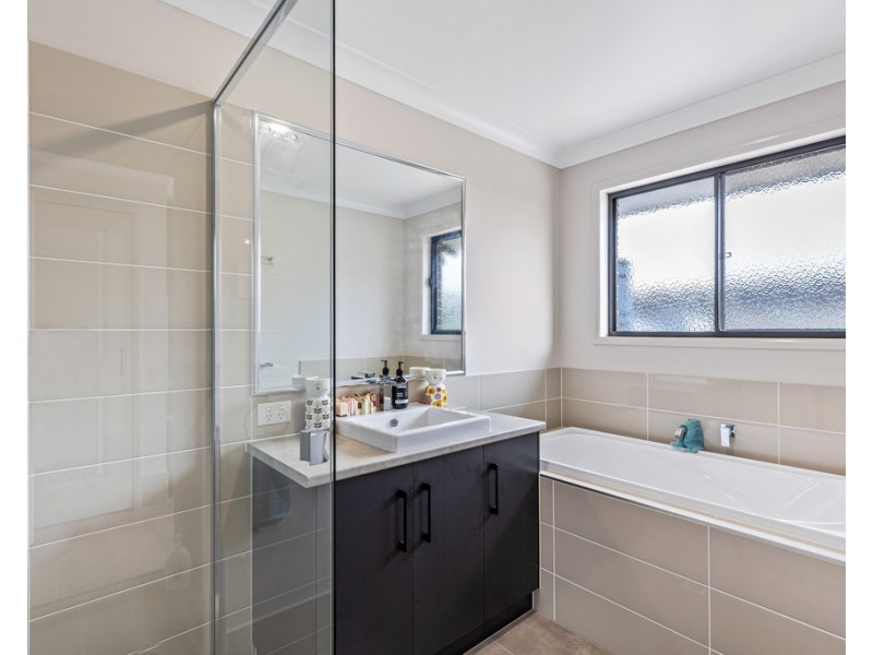 35 Whitefield Street, Glenvale QLD 4350