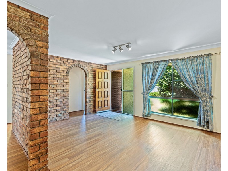 9 Sharon Court, Darling Heights QLD 4350