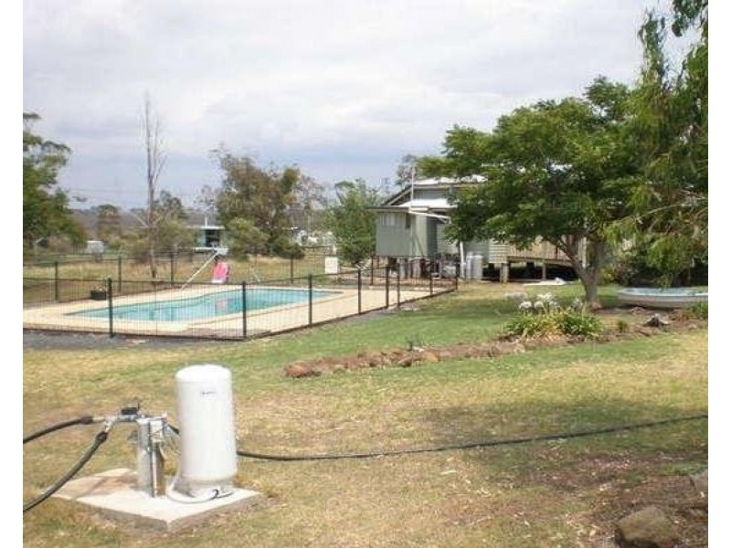 6 LOUTTIT COURT, Gowrie Mountain QLD 4350