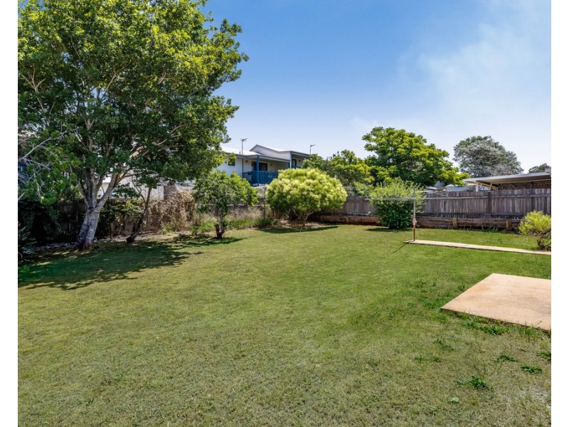 6 Kratzmann Court, Kearneys Spring QLD 4350
