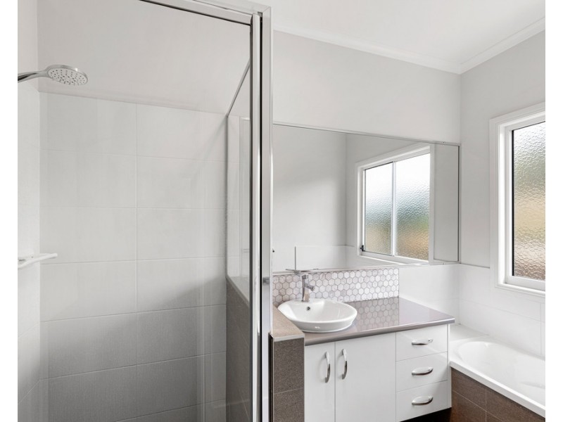 27 Gerald Lane, Greenmount QLD 4359