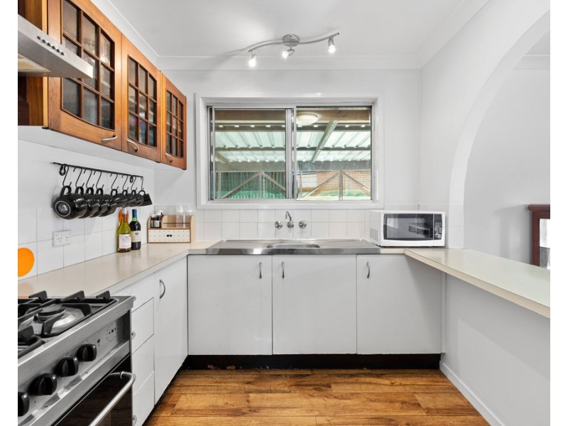 33 Hinkler Crescent, Wilsonton QLD 4350