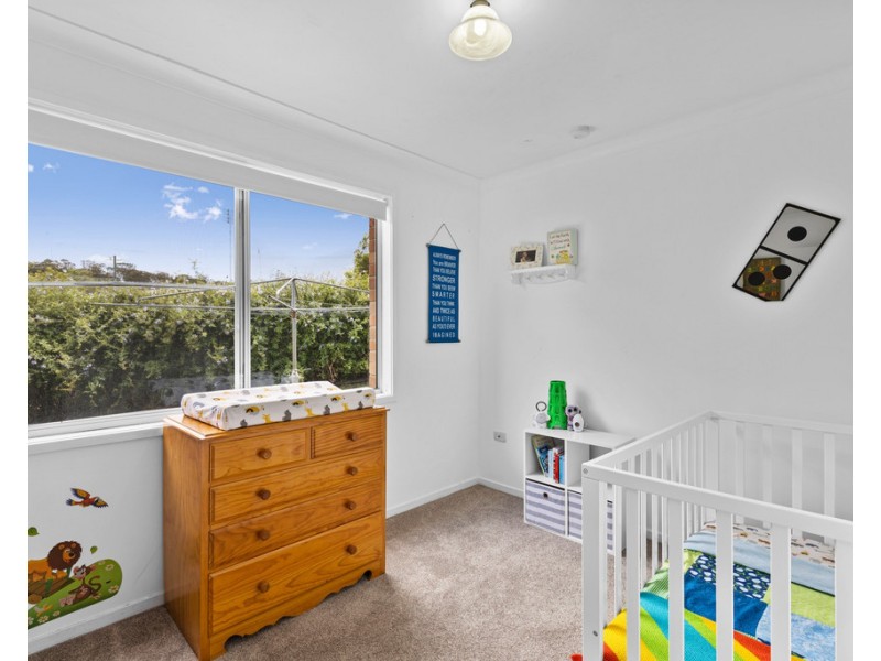 33 Hinkler Crescent, Wilsonton QLD 4350