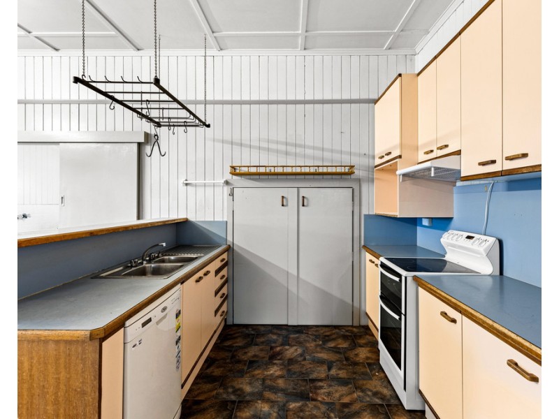 15 JORDAN COURT, Charlton QLD 4350