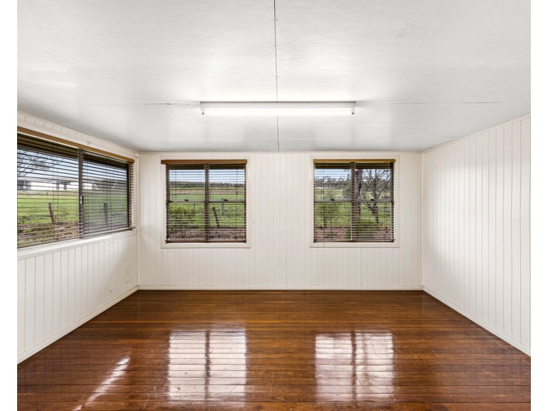 15 JORDAN COURT, Charlton QLD 4350