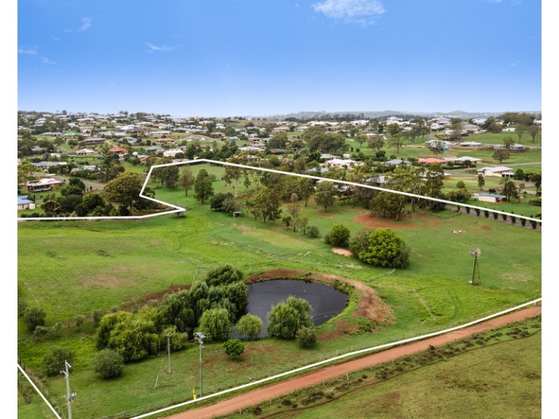 60 Steinberg Road, Highfields QLD 4352