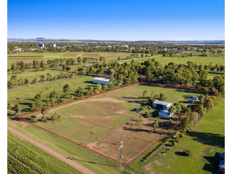 87 Showgrounds Road, Oakey QLD 4401
