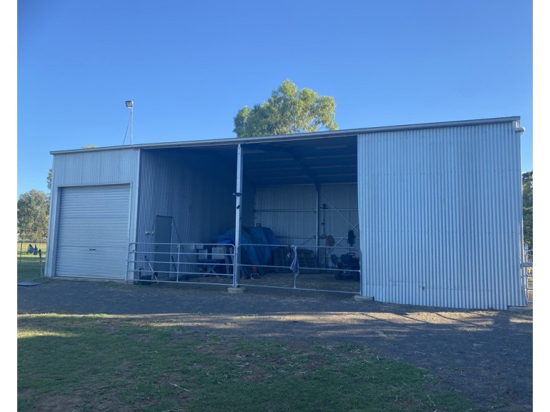 87 Showgrounds Road, Oakey QLD 4401