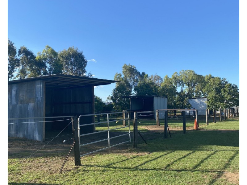 87 Showgrounds Road, Oakey QLD 4401