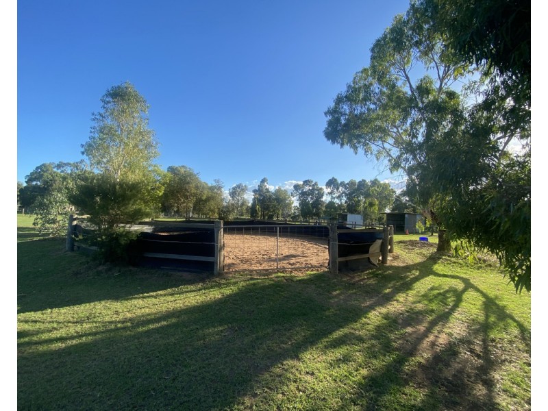 87 Showgrounds Road, Oakey QLD 4401