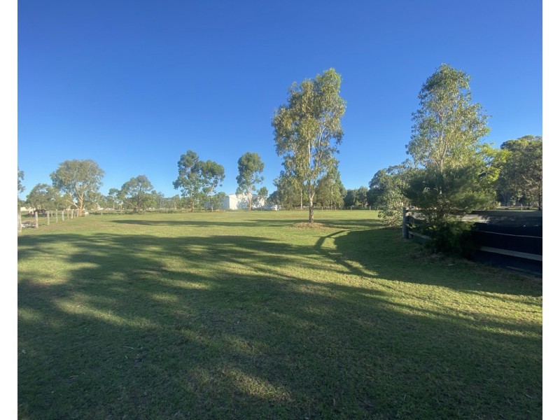 87 Showgrounds Road, Oakey QLD 4401