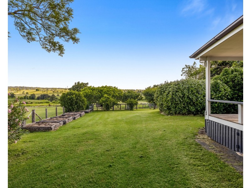 20 Gowrie Lilyvale Road, Gowrie Junction QLD 4352