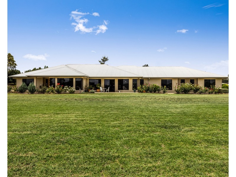 126 Savage Road, Cambooya QLD 4358