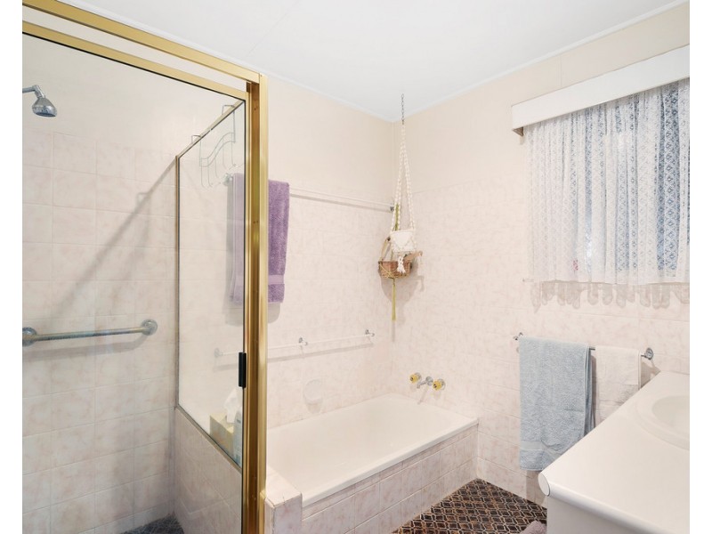 5 Raelyn Street, Centenary Heights QLD 4350