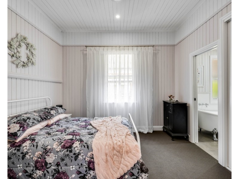 158 Russell Street, Newtown QLD 4350