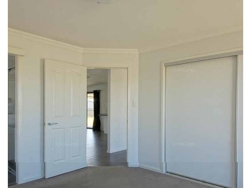 18 MURRAY STREET, Oakey QLD 4401