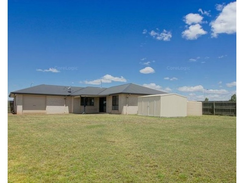 18 MURRAY STREET, Oakey QLD 4401