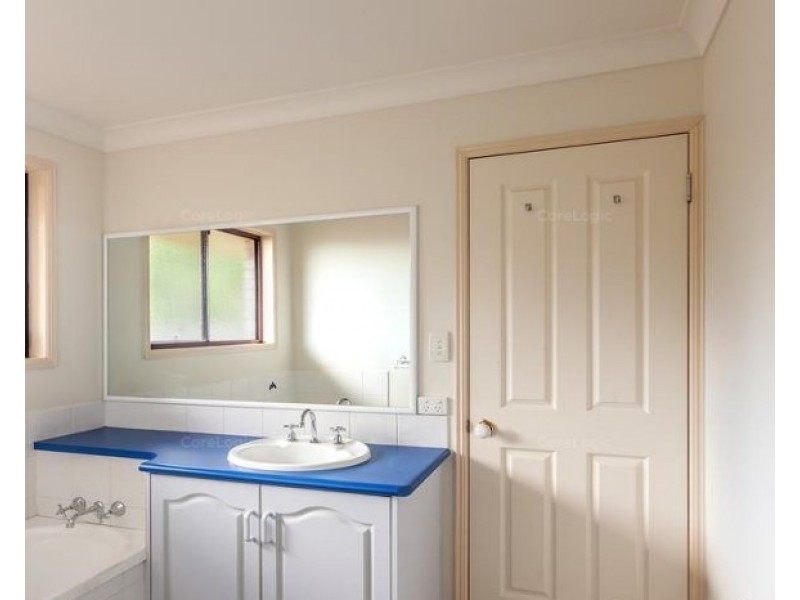 8 WEIR COURT, Harristown QLD 4350