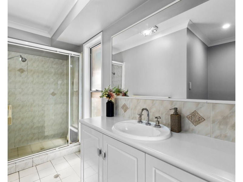 1 Swartz Street, Kearneys Spring QLD 4350