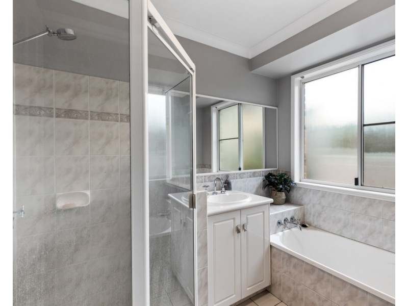 1 Swartz Street, Kearneys Spring QLD 4350