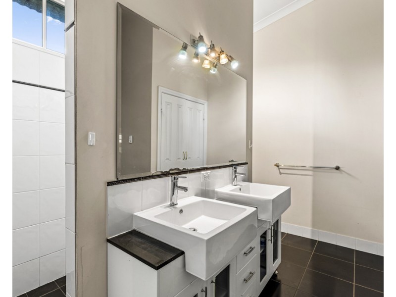 185 Murphys Creek Road, Postmans Ridge QLD 4352