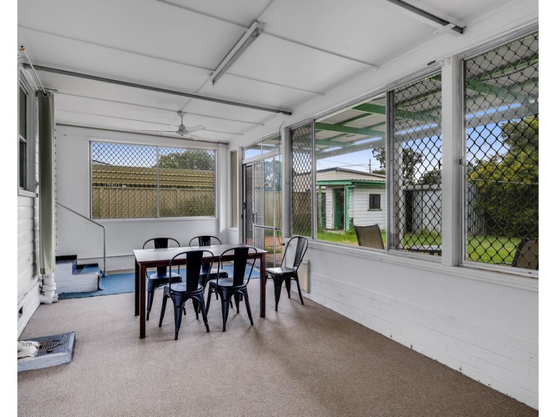 89 Anzac Avenue, Newtown QLD 4350