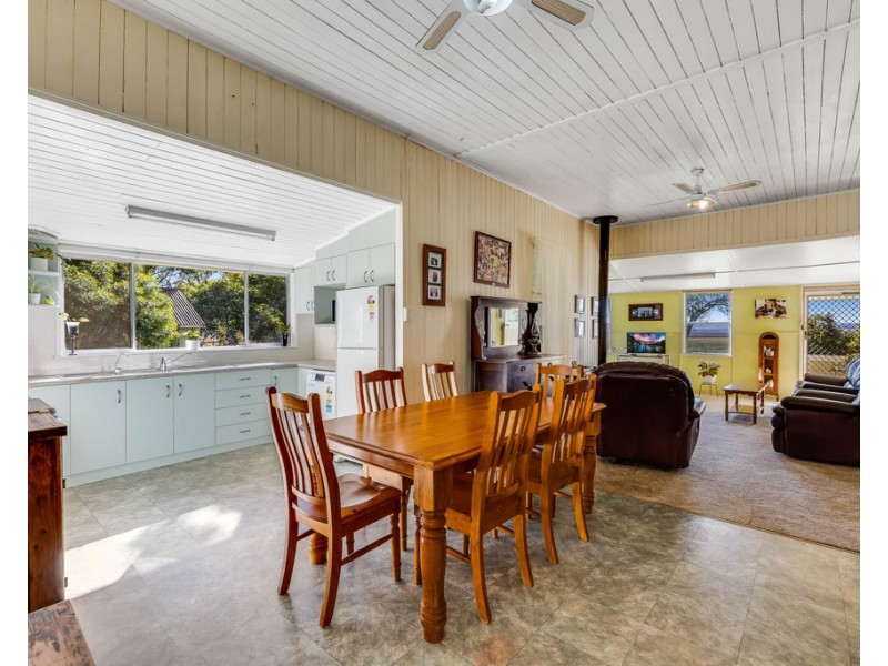 284 Oakey Crosshill Road, Aubigny QLD 4401