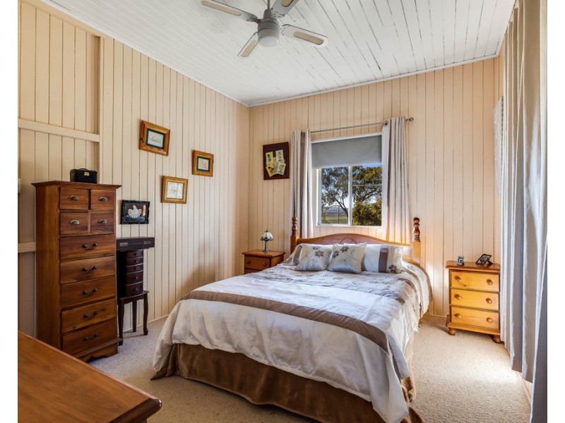 284 Oakey Crosshill Road, Aubigny QLD 4401