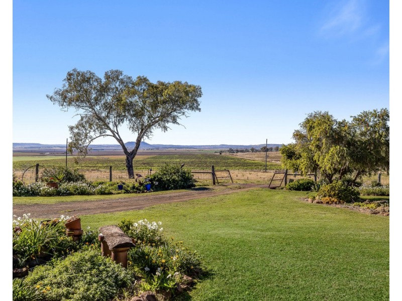 284 Oakey Crosshill Road, Aubigny QLD 4401