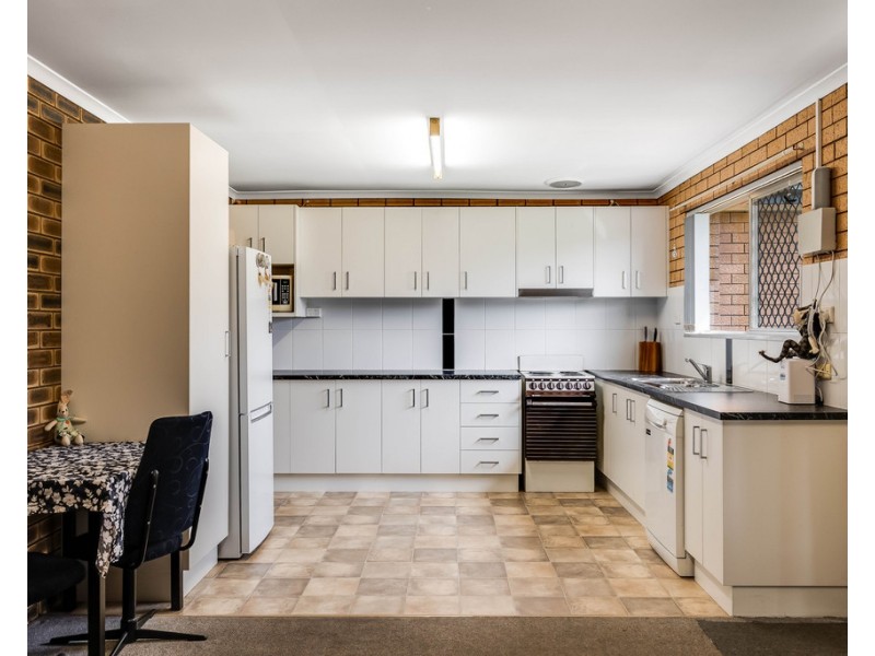 16 Marigold Street, Centenary Heights QLD 4350
