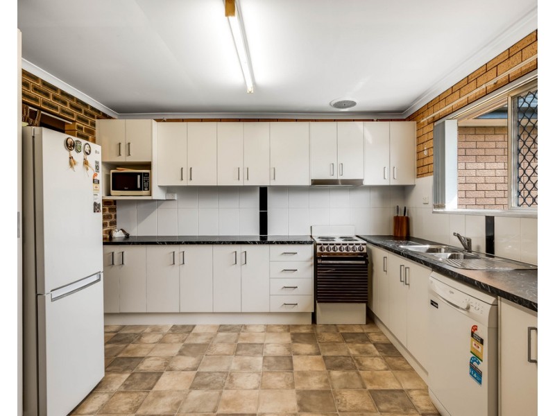 16 Marigold Street, Centenary Heights QLD 4350