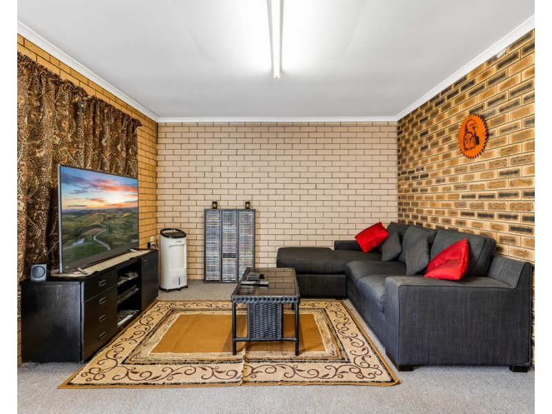 16 Marigold Street, Centenary Heights QLD 4350