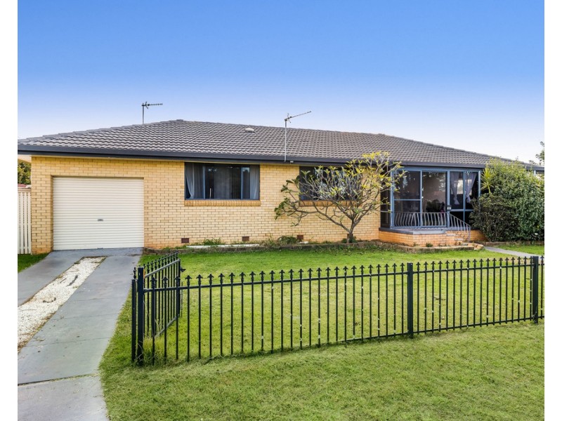11 Honey Street, Harristown QLD 4350