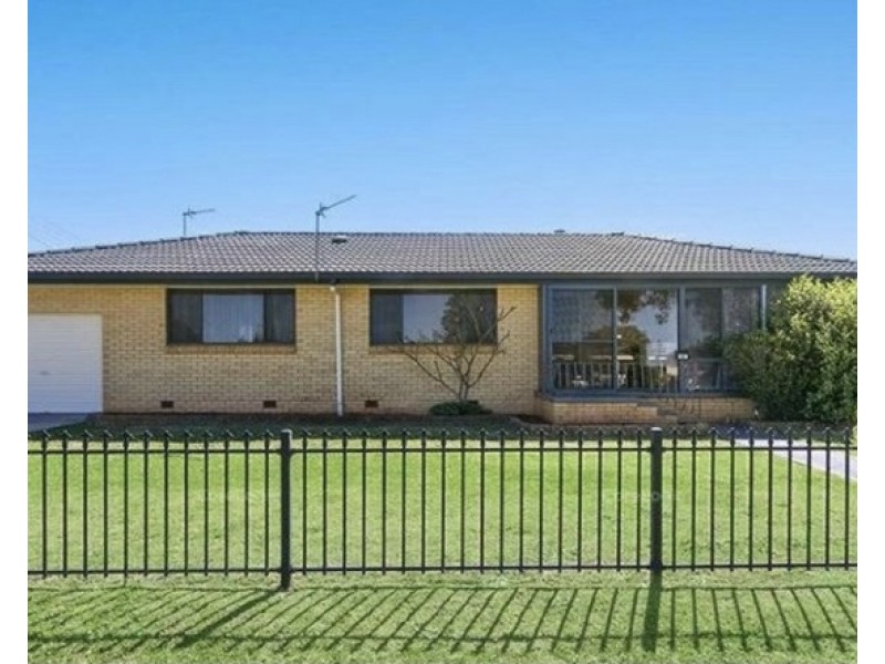 11 Honey Street, Harristown QLD 4350