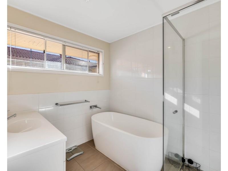 11 Honey Street, Harristown QLD 4350