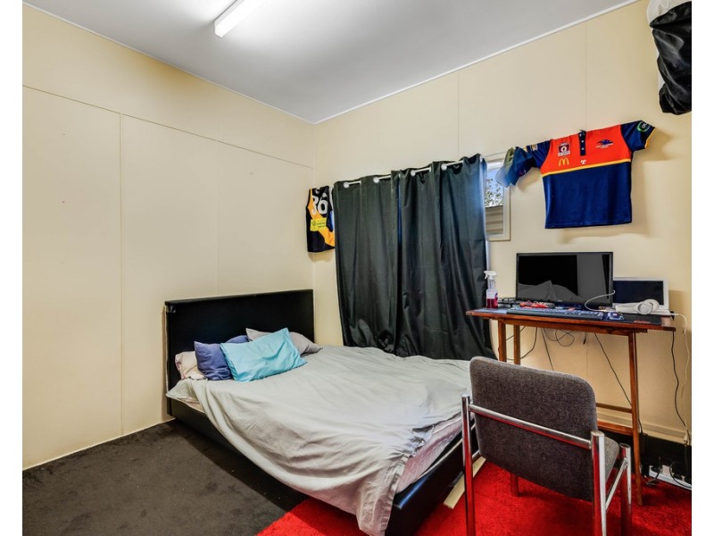 11 Honey Street, Harristown QLD 4350