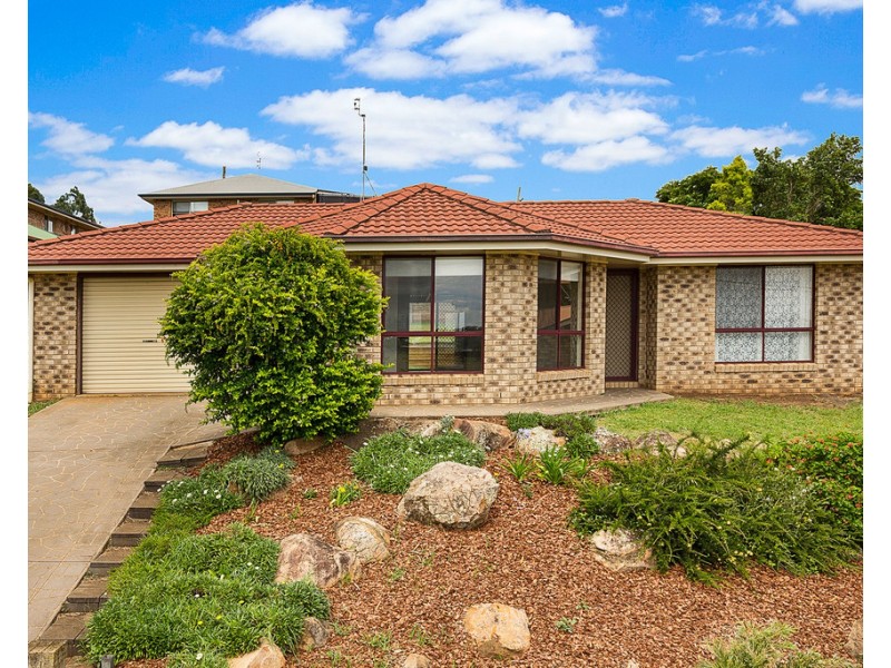 8 Weir Court, Harristown QLD 4350