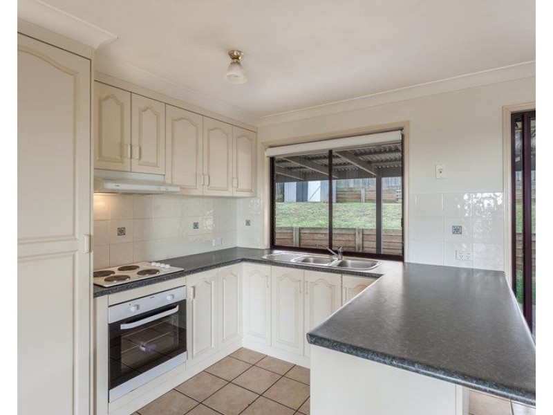 8 Weir Court, Harristown QLD 4350