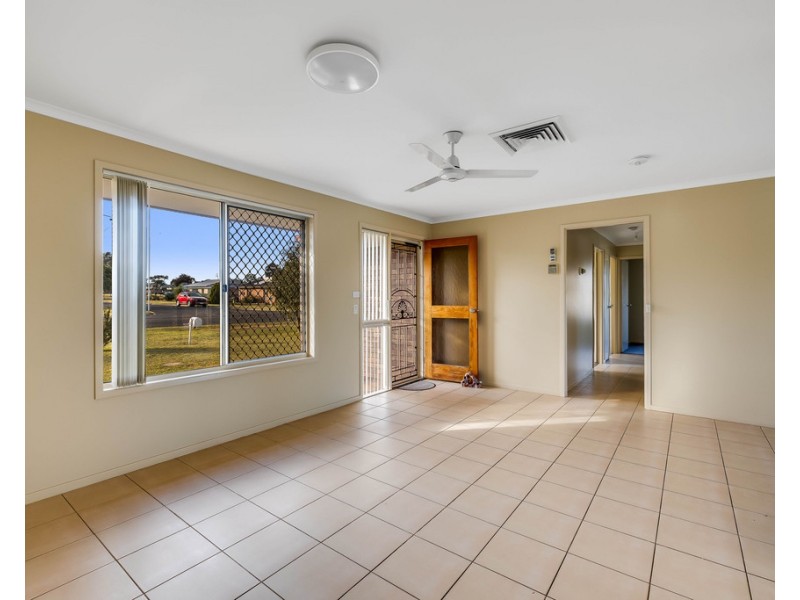22 Cooper Avenue, Oakey QLD 4401