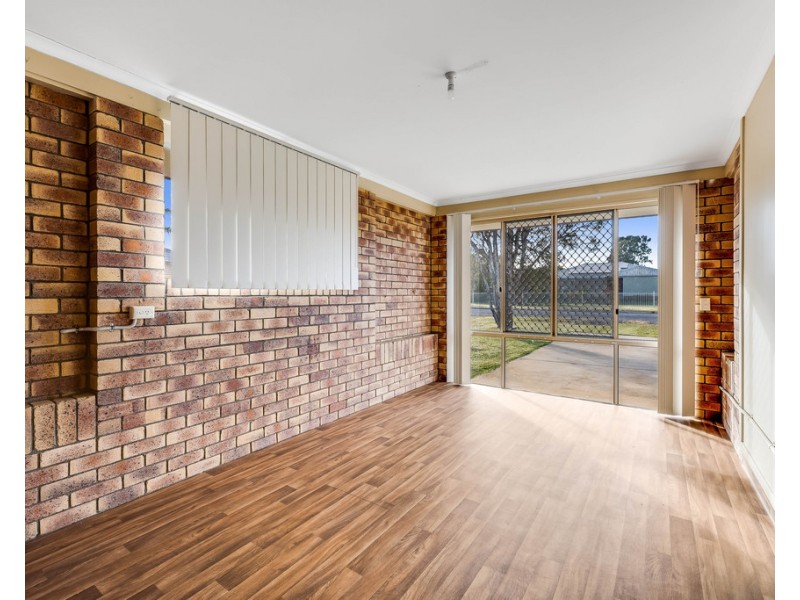 22 Cooper Avenue, Oakey QLD 4401
