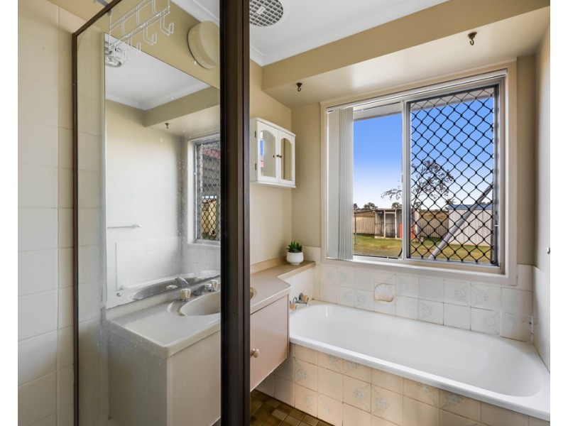 22 Cooper Avenue, Oakey QLD 4401